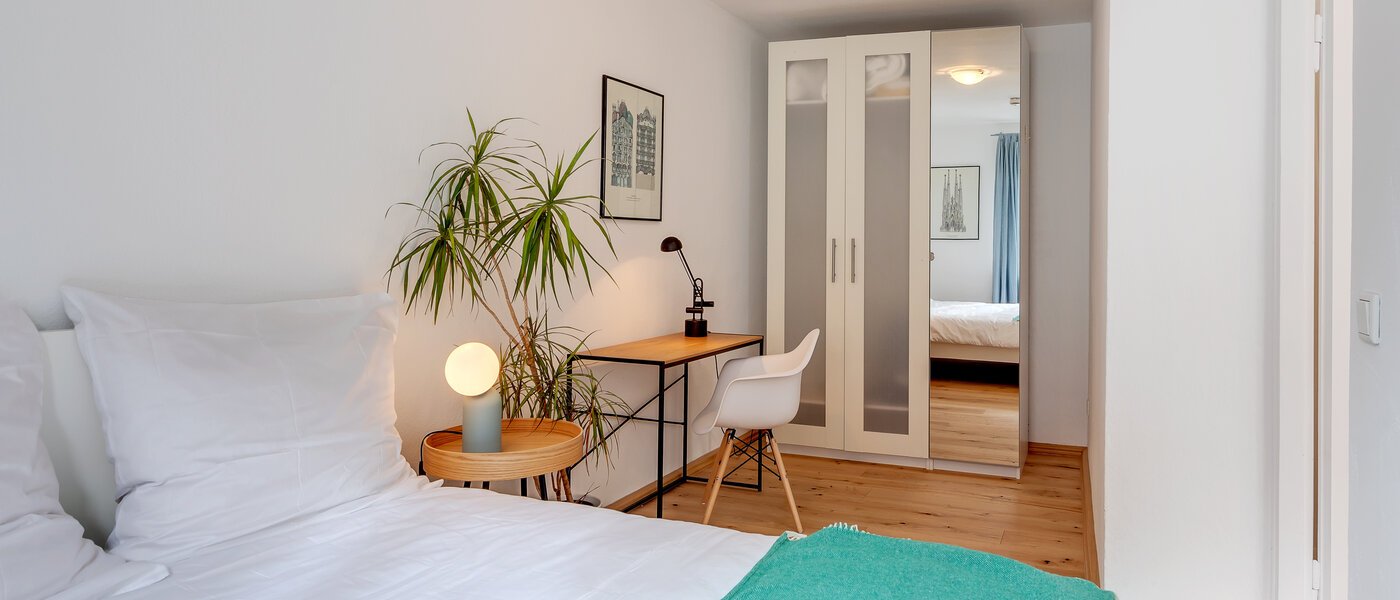 квартира München Schwabing-West (rund um den Hohenzollernplatz) 03 спальная комната 4379