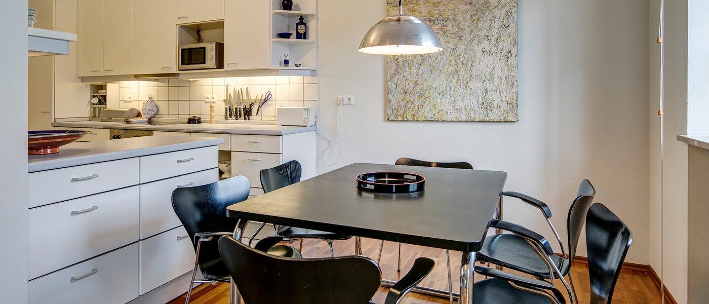 квартира München Lehel 02 столовая 4400