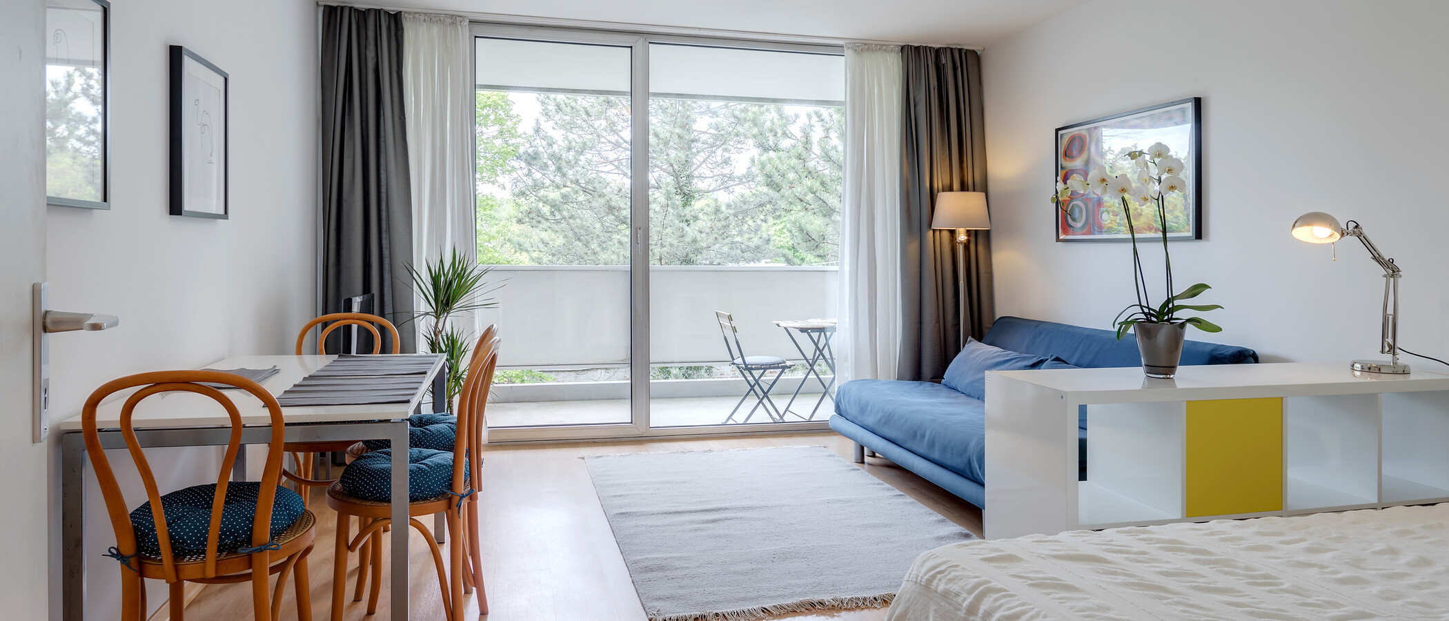 квартира München Schwabing-Nord (zw. Leopoldstraße & Englischen Garten) 01 гостиная 4452