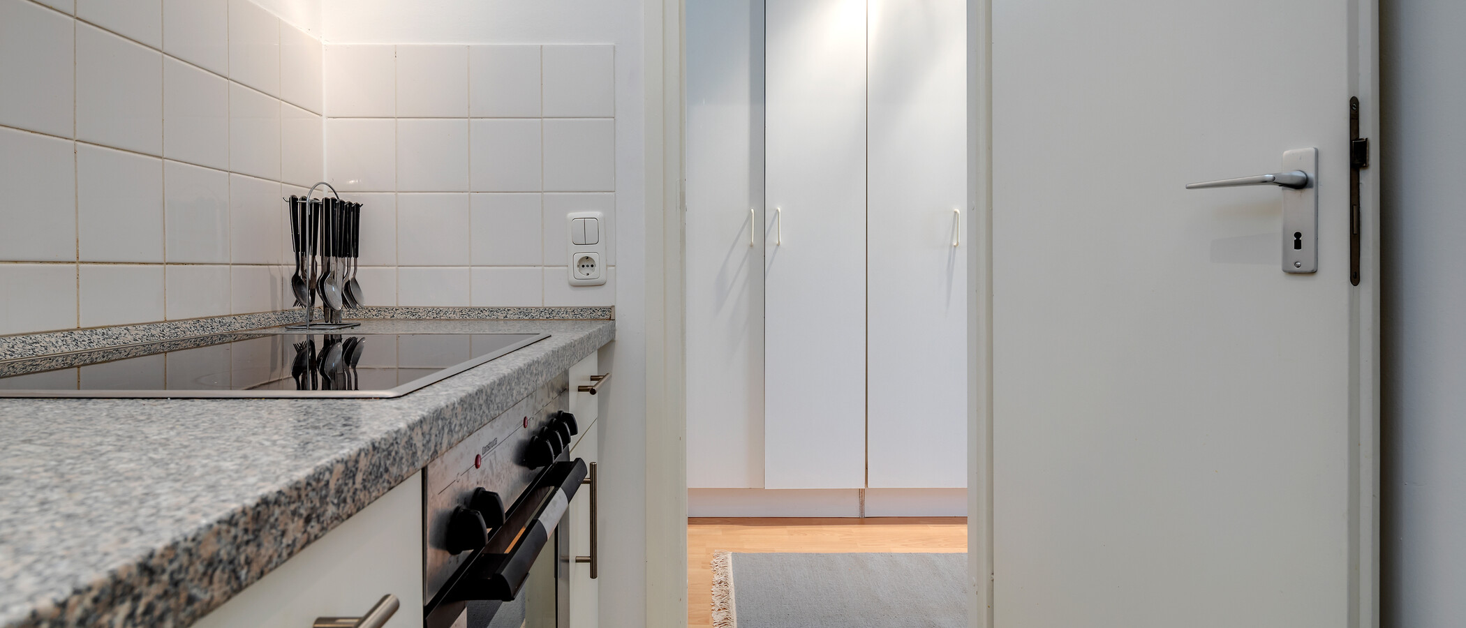 квартира München Schwabing-Nord (zw. Leopoldstraße & Englischen Garten) 02 кухня 4452