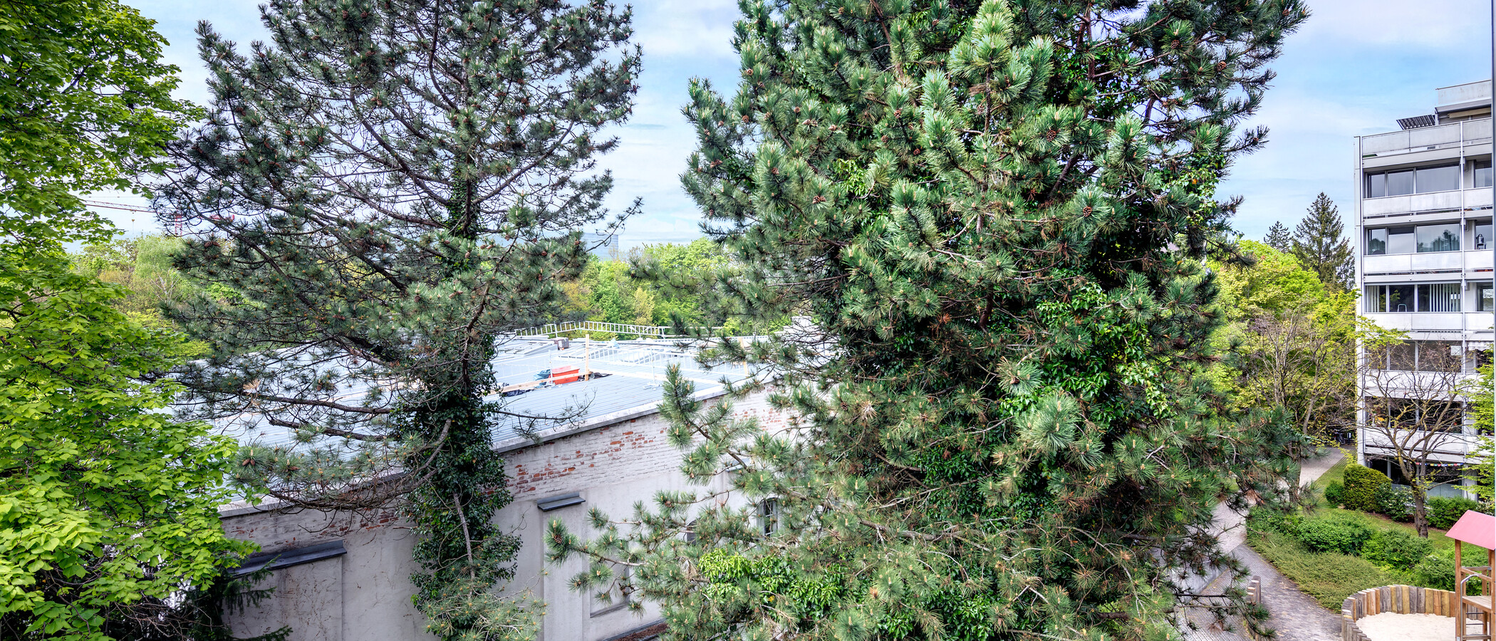квартира München Schwabing-Nord (zw. Leopoldstraße & Englischen Garten) 02 вид из окна 4452