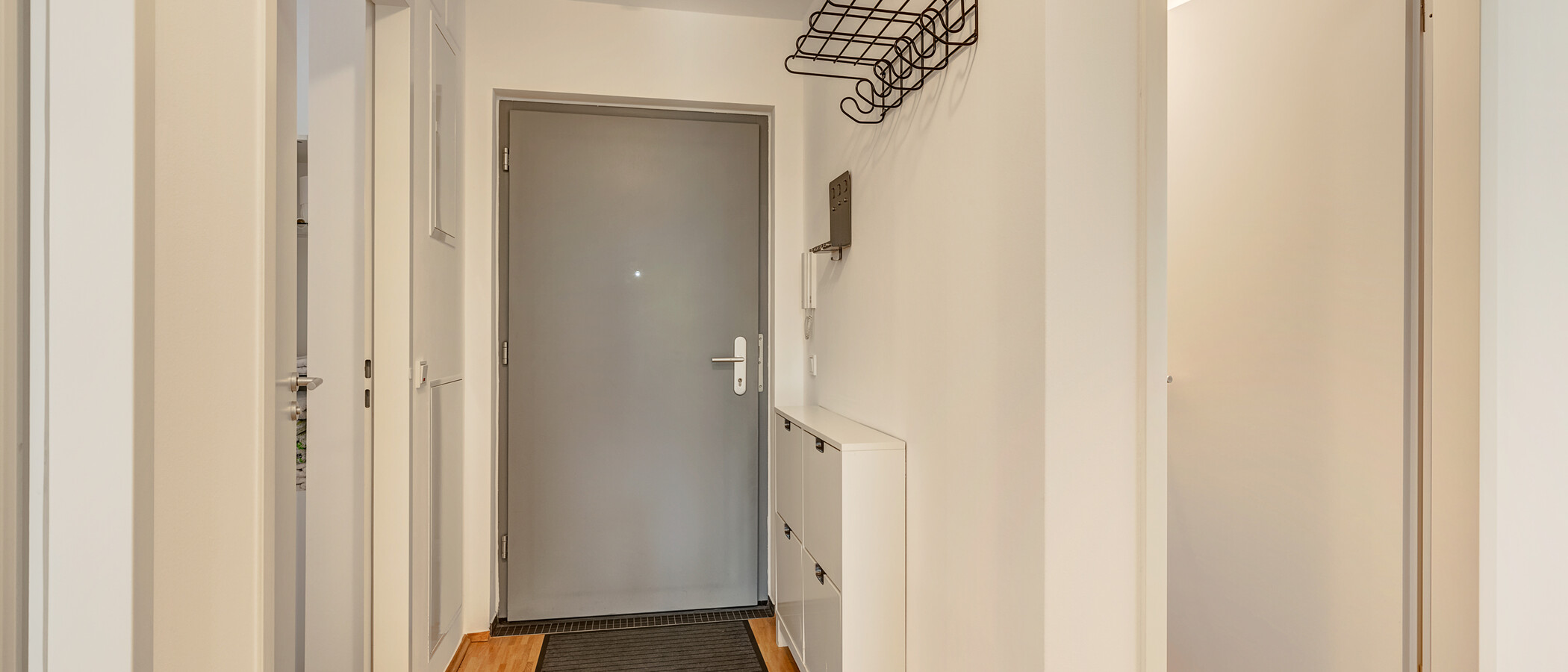 квартира с садом München Schwanthalerhöhe 01 коридор 4454
