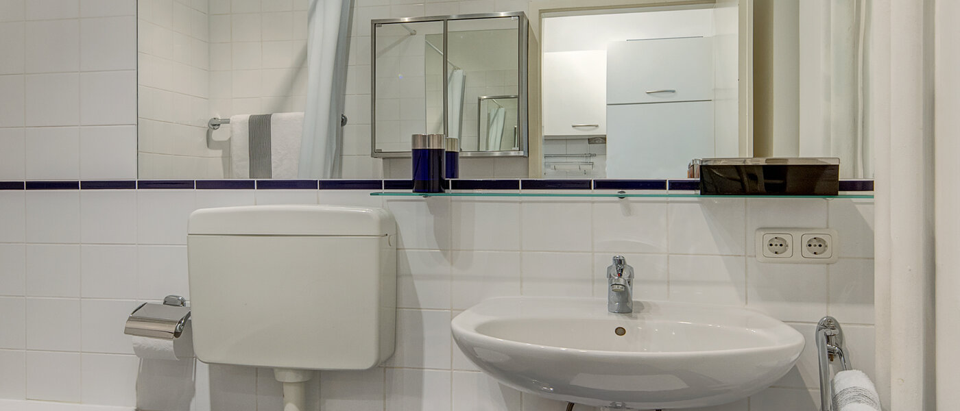 квартира München Schwabing-West (rund um den Hohenzollernplatz) 03 ванная комната 4507