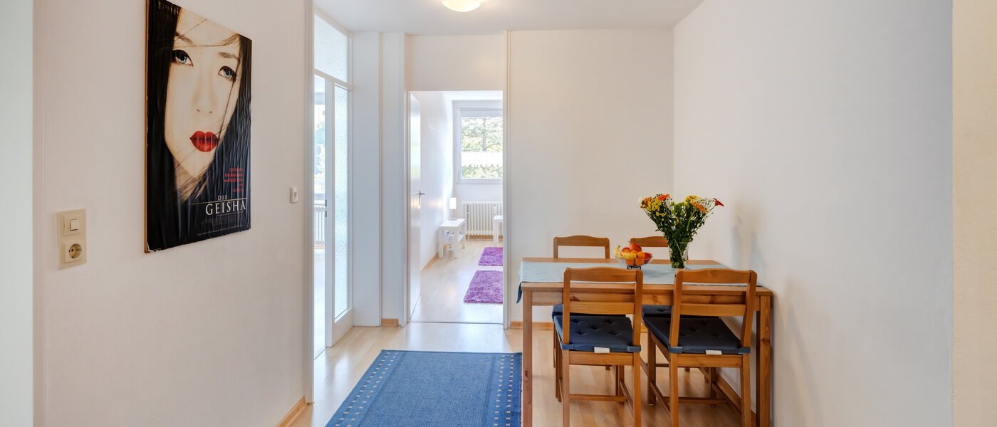 квартира München Neuperlach 01 обеденная зона 4521