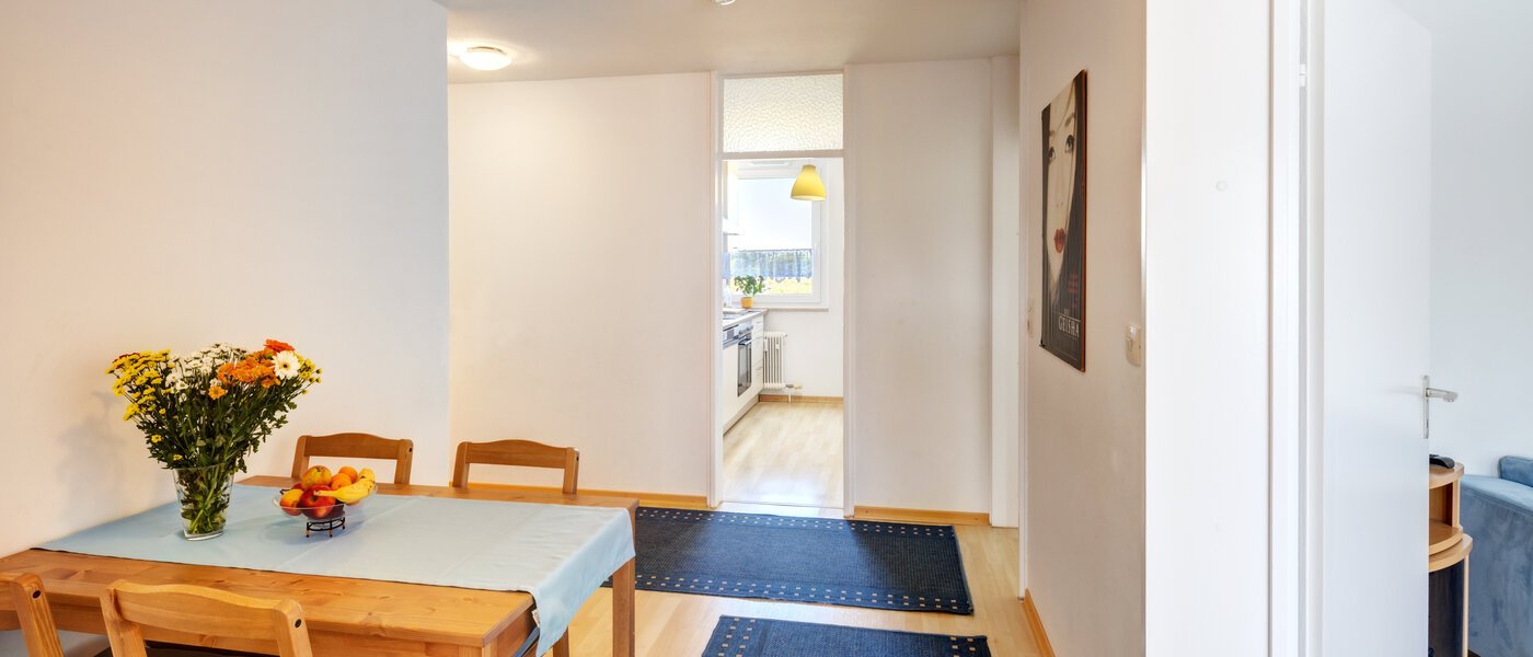 квартира München Neuperlach 02 обеденная зона 4521