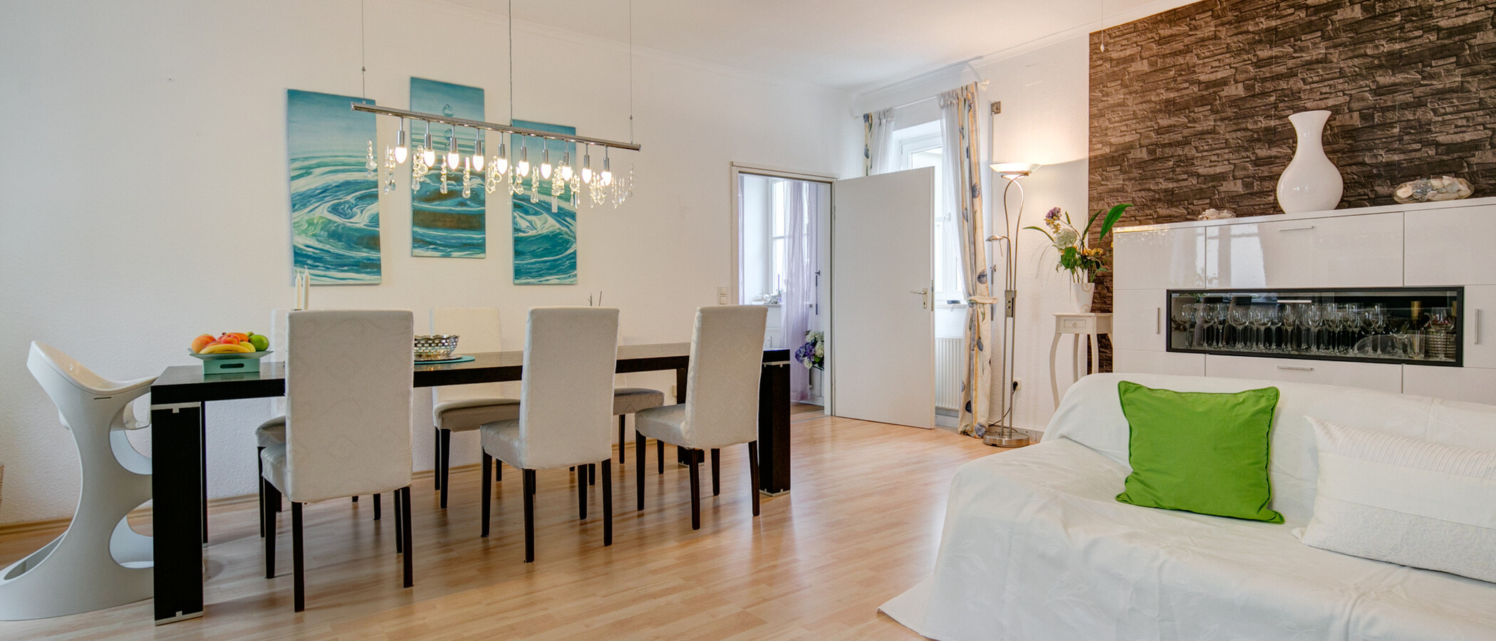 квартира München Schwabing (rechts der Leopoldstraße) 05 гостиная 4536