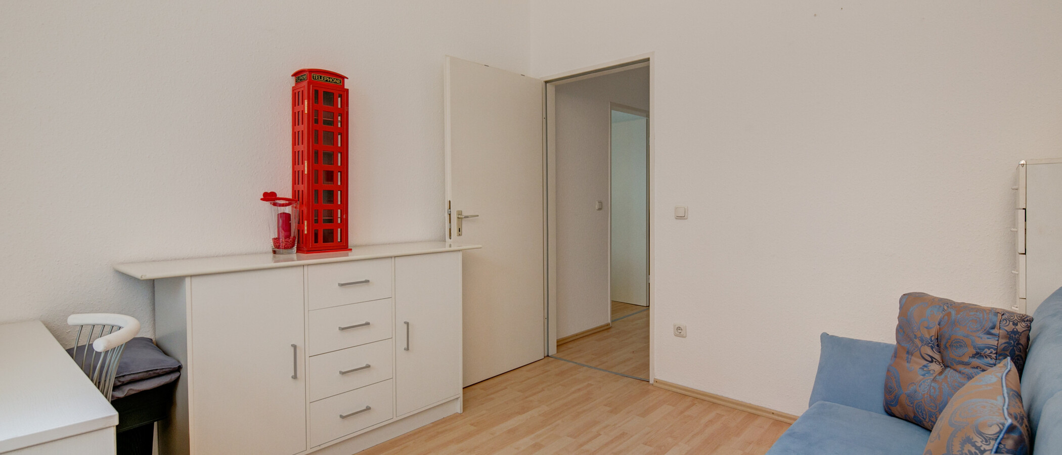 квартира München Schwabing (rechts der Leopoldstraße) 03 гостевая комната 4536
