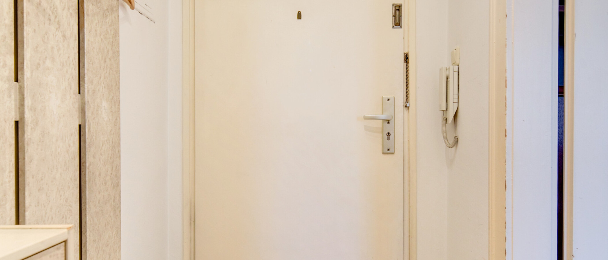 квартира München Schwabing-West 01 коридор 4617