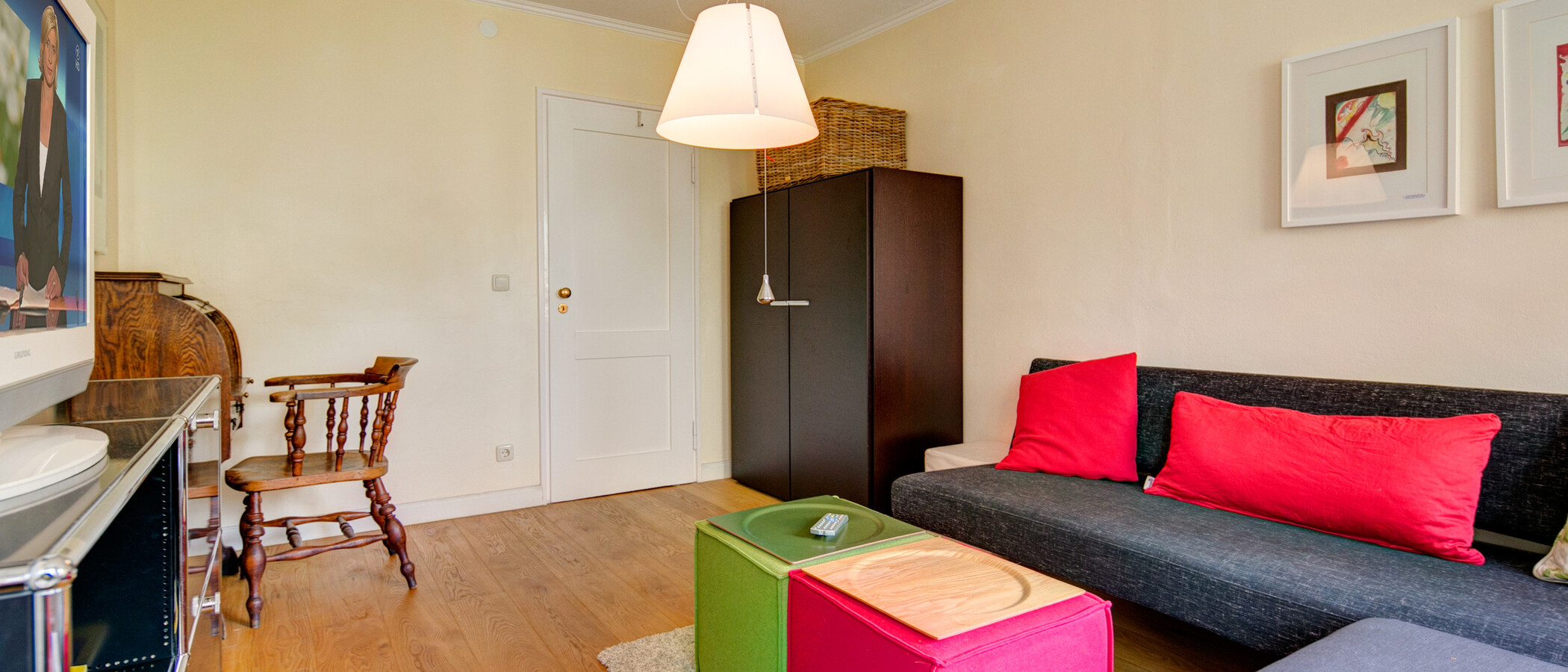 квартира München Schwabing (links der Leopoldstraße) 05 гостиная 4673