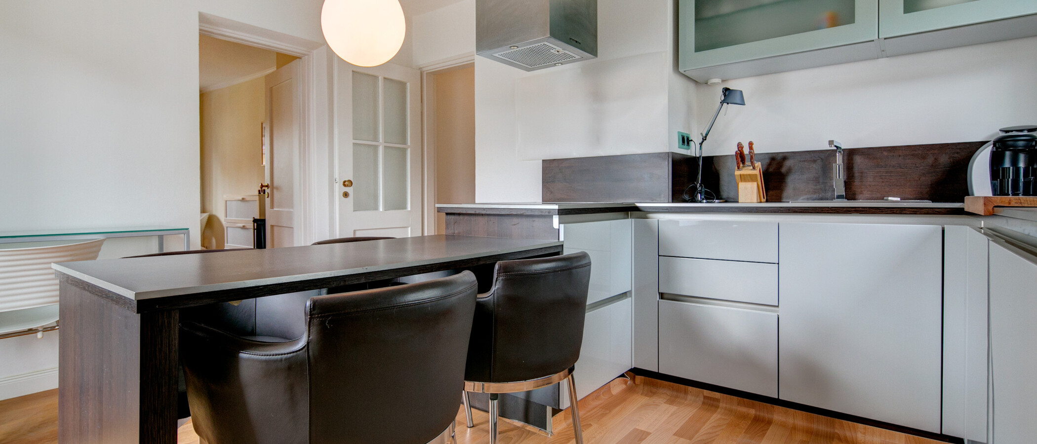 квартира München Schwabing (links der Leopoldstraße) 02 кухня 4673