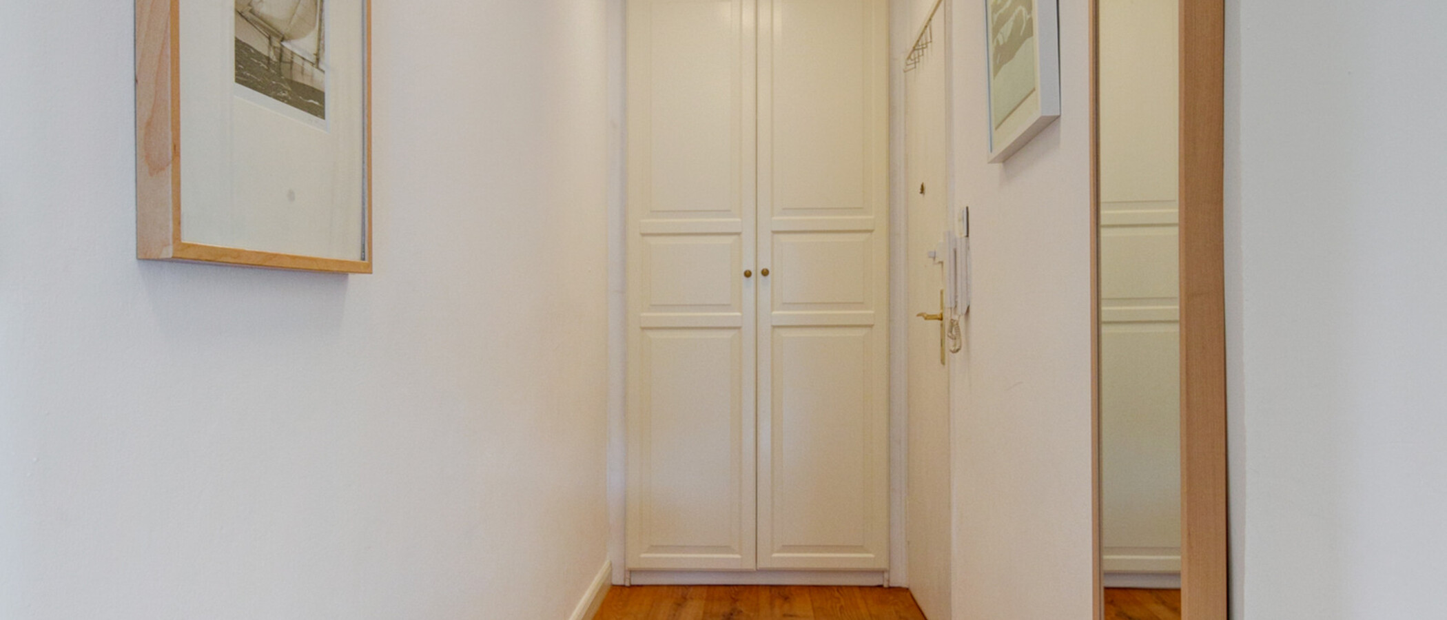 квартира München Schwabing (links der Leopoldstraße) 01 коридор 4673