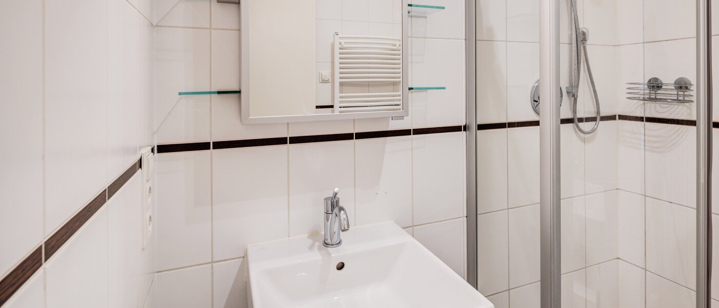 квартира München Schwabing (rechts der Leopoldstraße) 02 ванная комната 4720