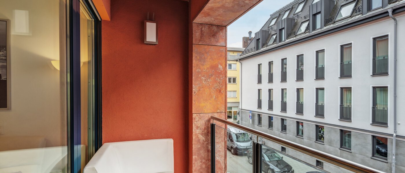 квартира München Schwabing (rechts der Leopoldstraße) 01 балкон 4720