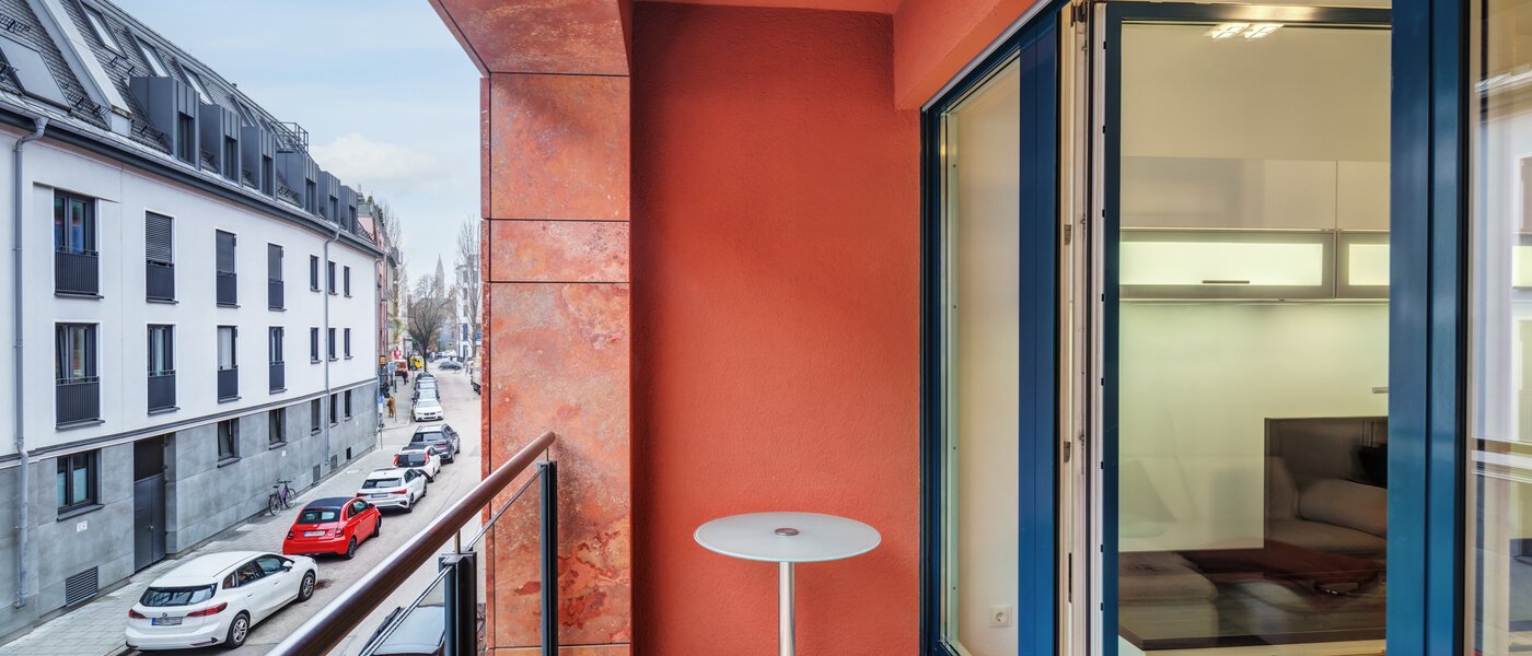 квартира München Schwabing (rechts der Leopoldstraße) 02 балкон 4720