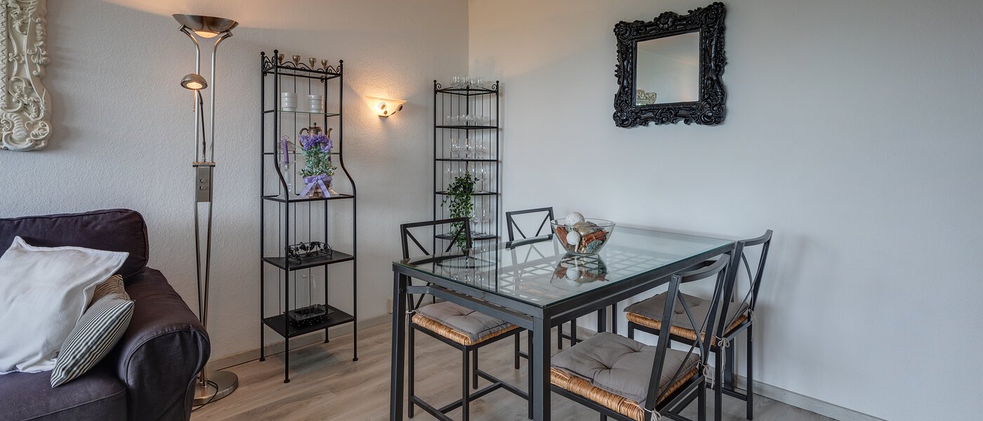 квартира München Schwabing (rechts der Leopoldstraße) 05 гостиная 4730