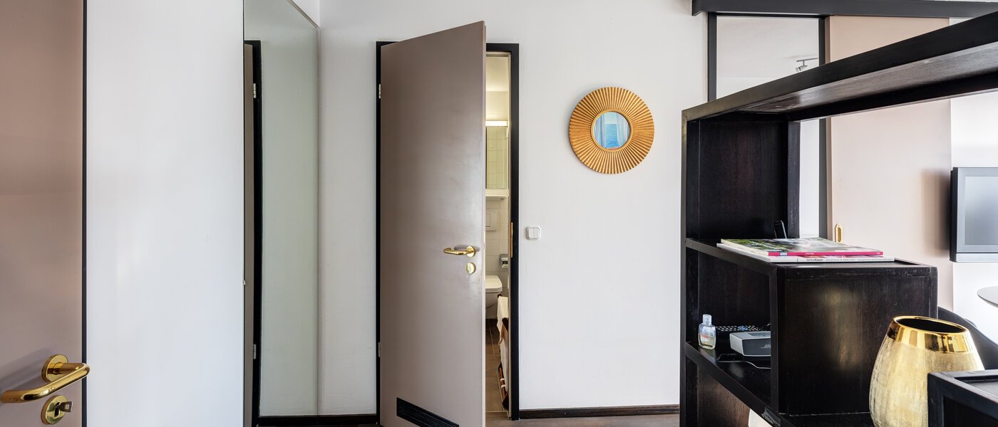 квартира München Schwabing-West (rund um den Bonner Platz) 03 коридор 4836