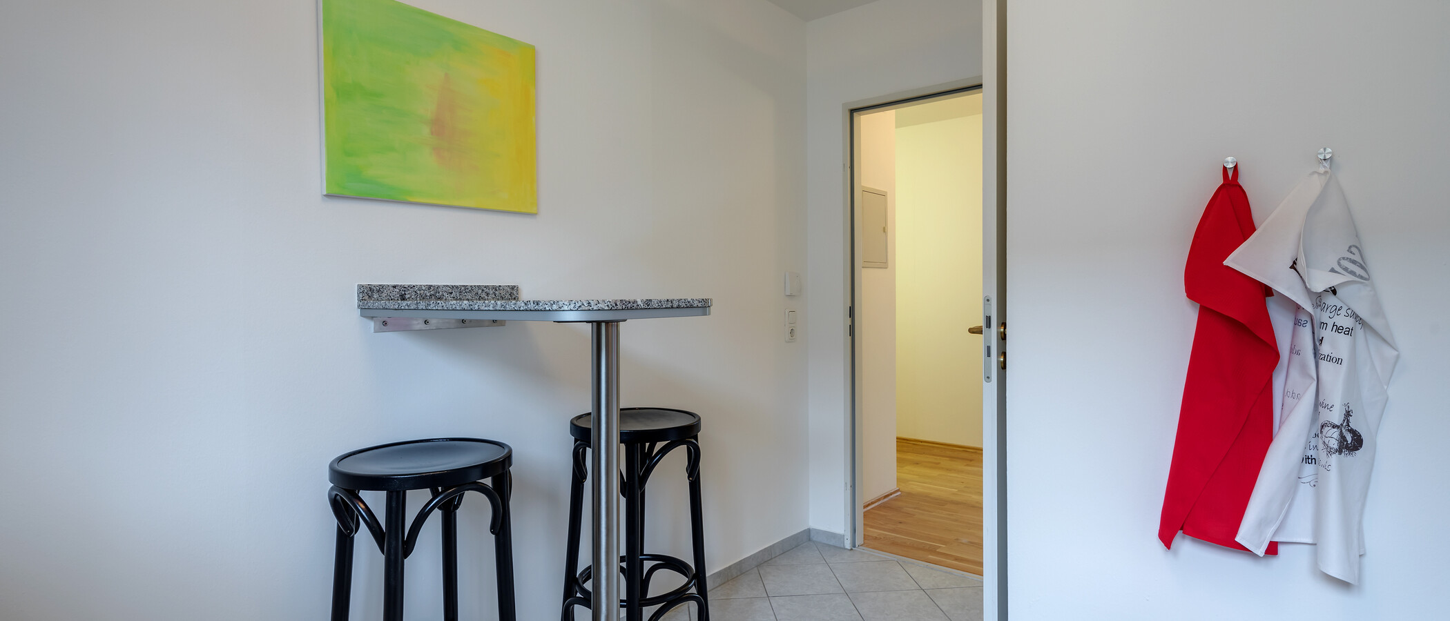 квартира München Maxvorstadt - Westen 05 кухня 49