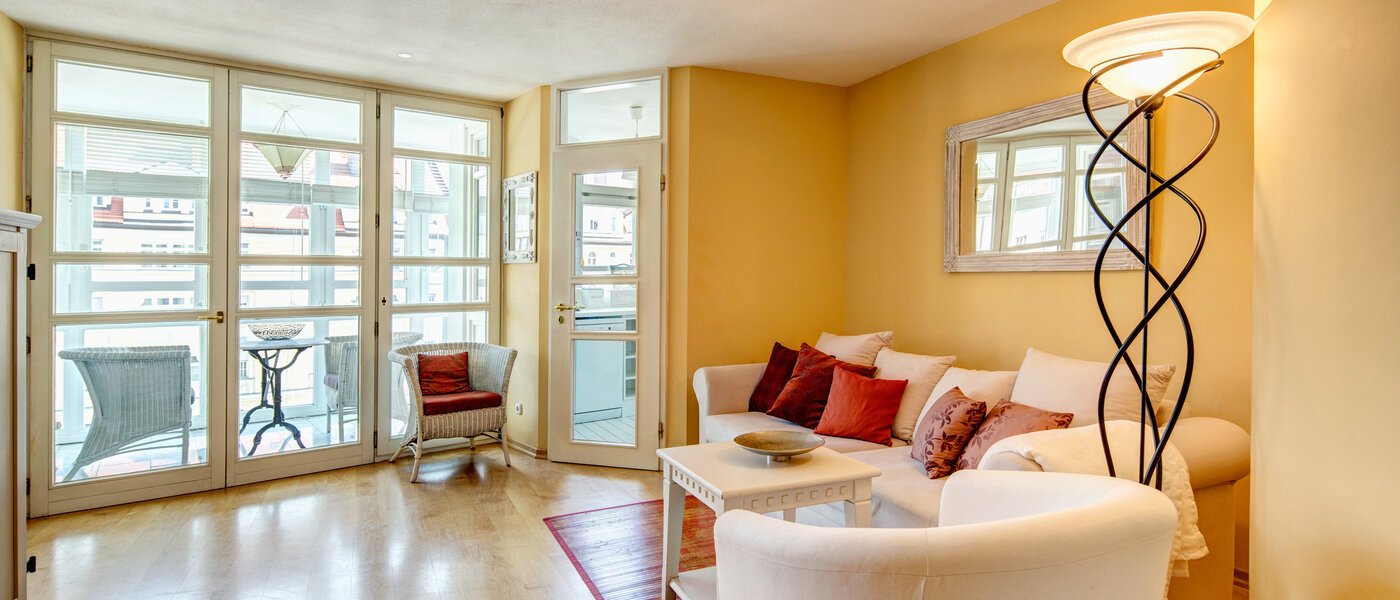 квартира München Schwabing-West (rund um den Bonner Platz) 02 гостиная 4912