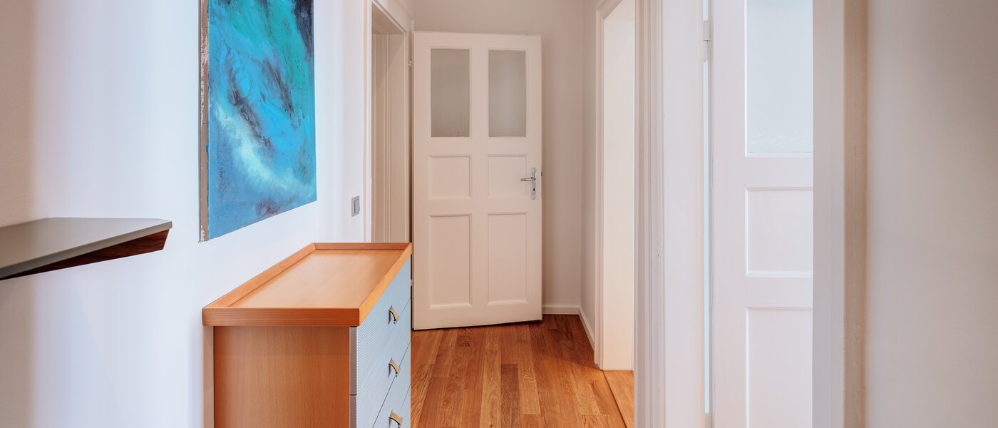 квартира München Schwabing (links der Leopoldstraße) 02 коридор 4915