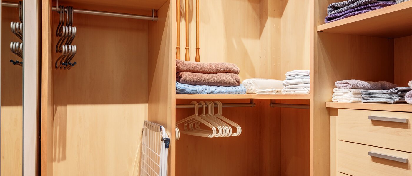 квартира München Schwabing (links der Leopoldstraße) 02 Гардеробная 4915