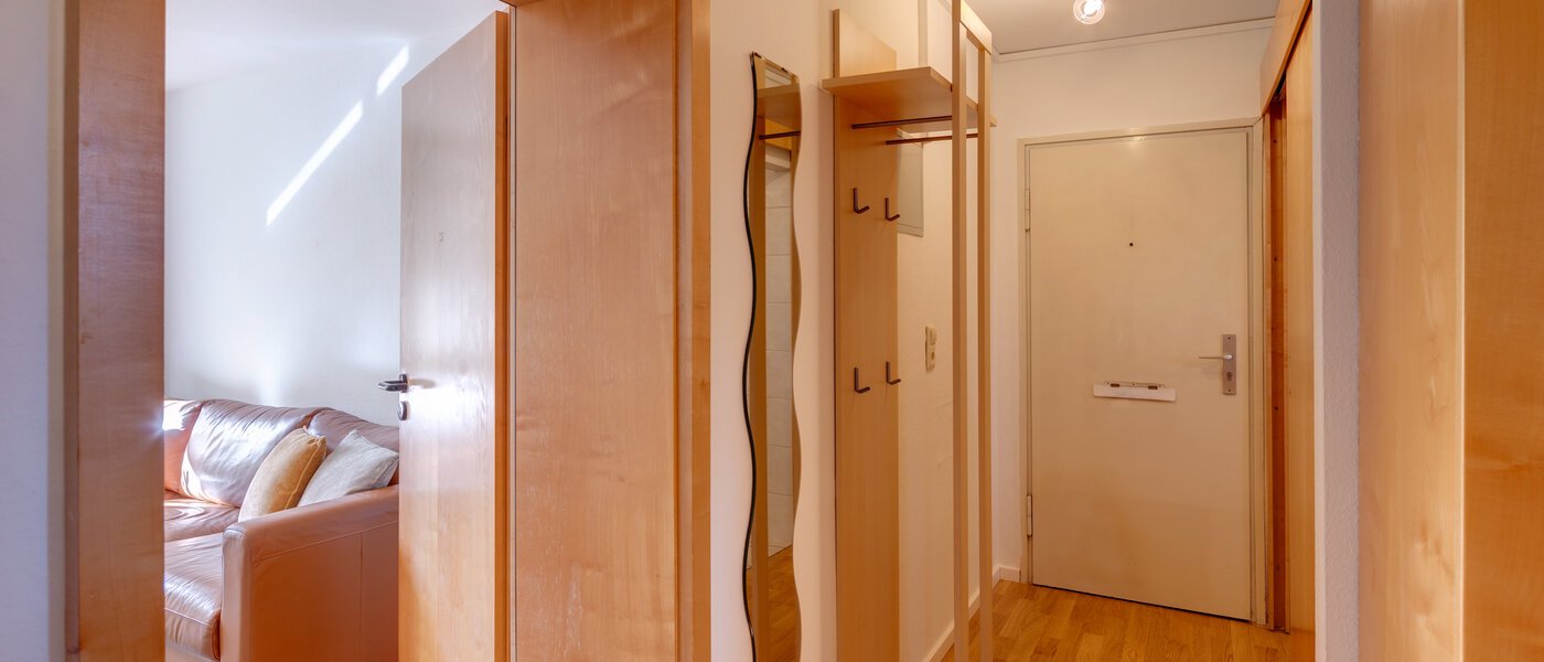 квартира München Bogenhausen 01 коридор 4956