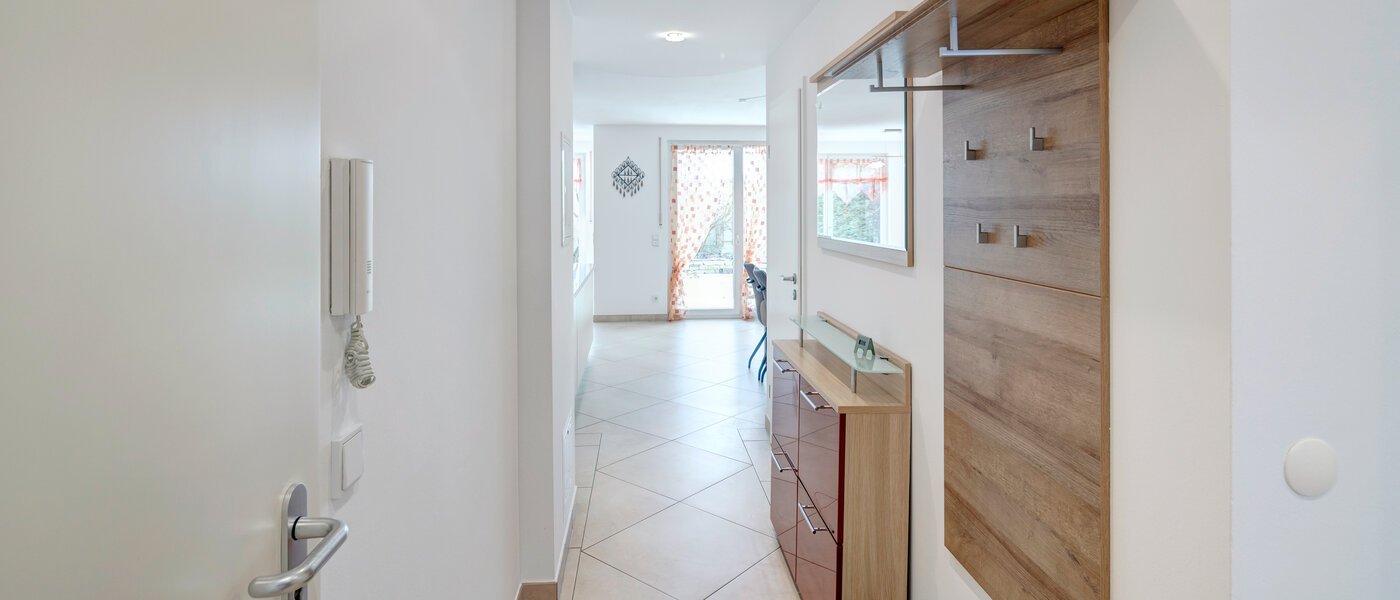 квартира с садом München Au 01 коридор 4965