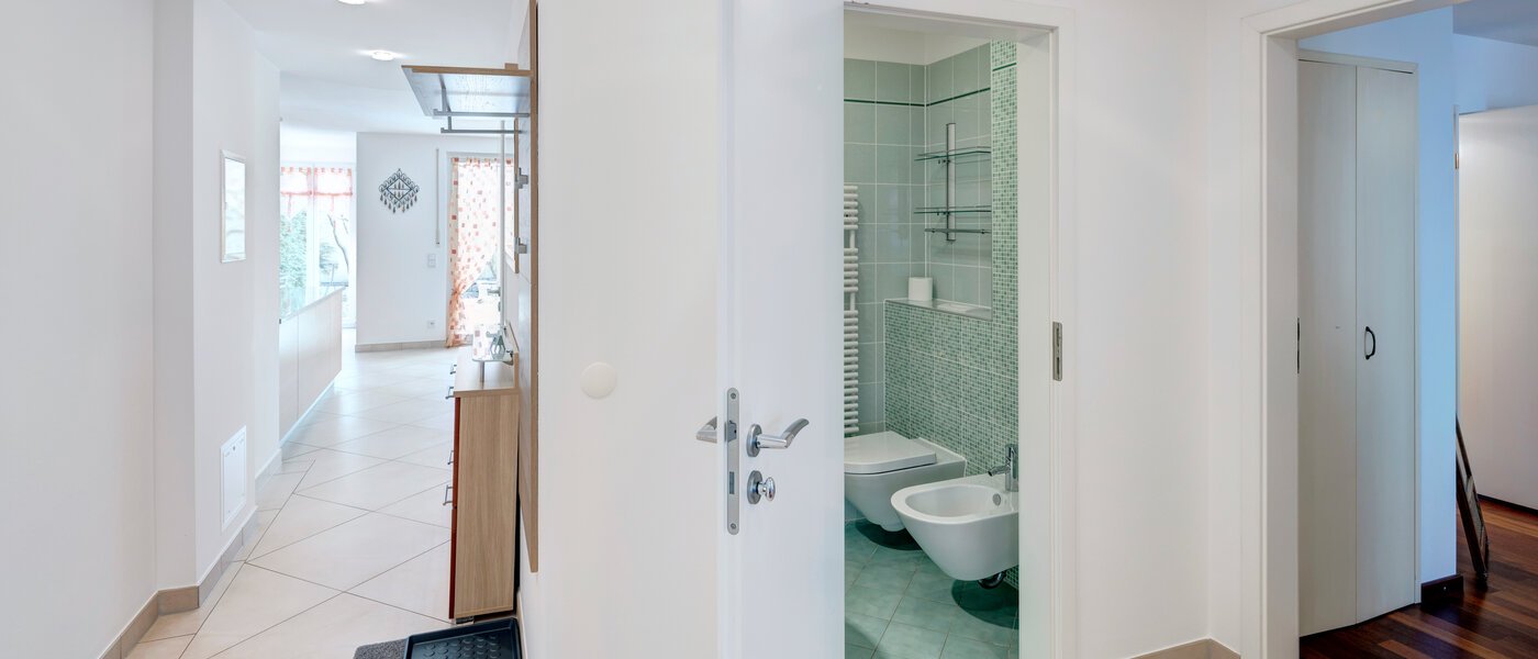 квартира с садом München Au 02 коридор 4965