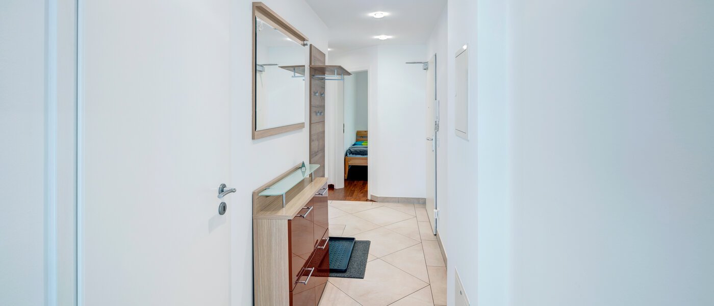 квартира с садом München Au 03 коридор 4965