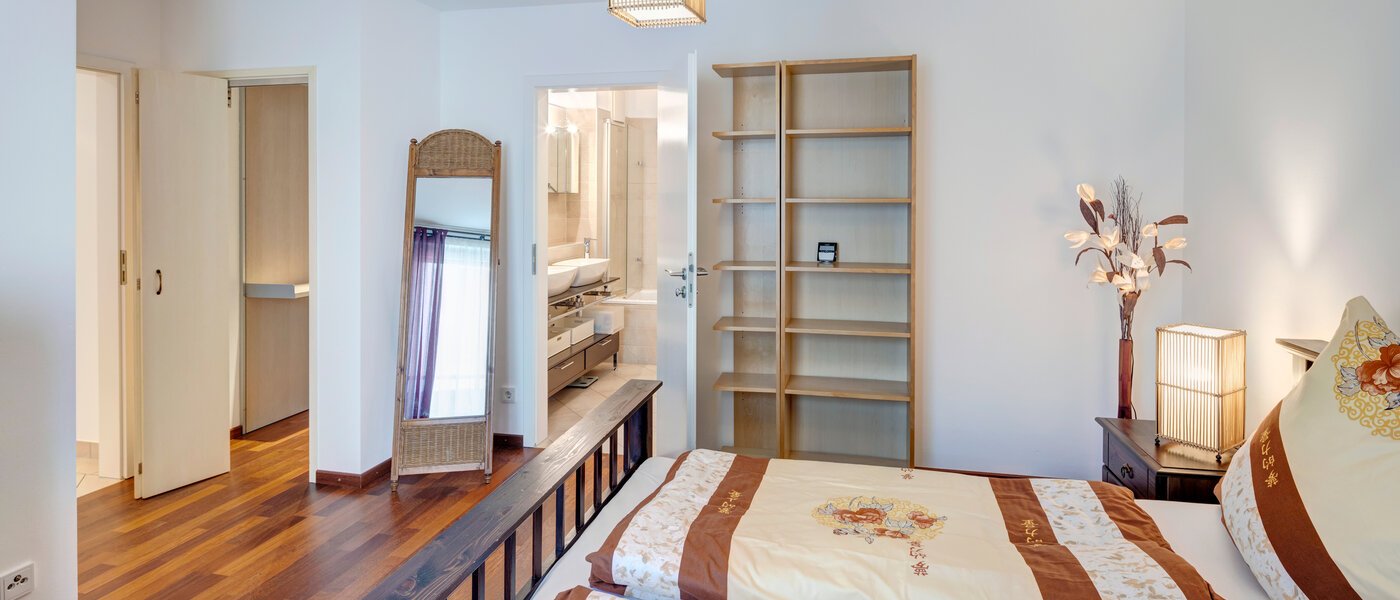 квартира с садом München Au 03 1-я спальная комната 4965