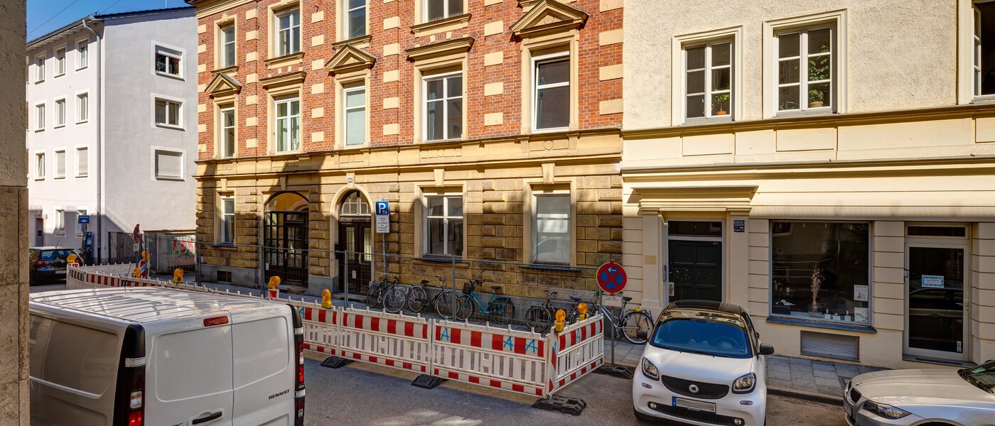 квартира München Schwabing (rechts der Leopoldstraße) 05 вид из окна 4984