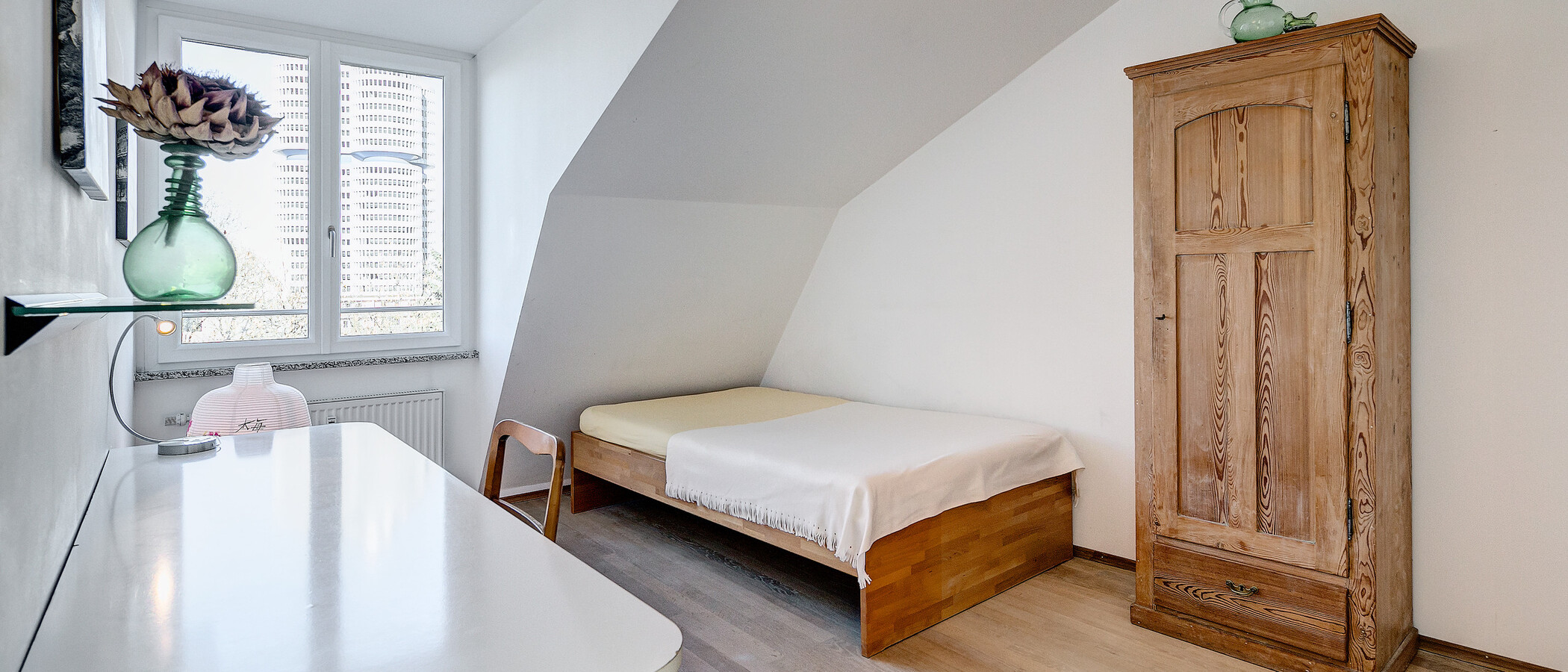 мансардная квартира München Schwabing-West 01 2-я спальная комната 5041