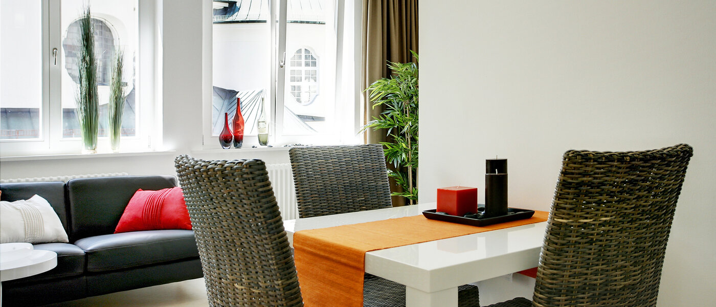 квартира München Lehel 01 столовая 5084