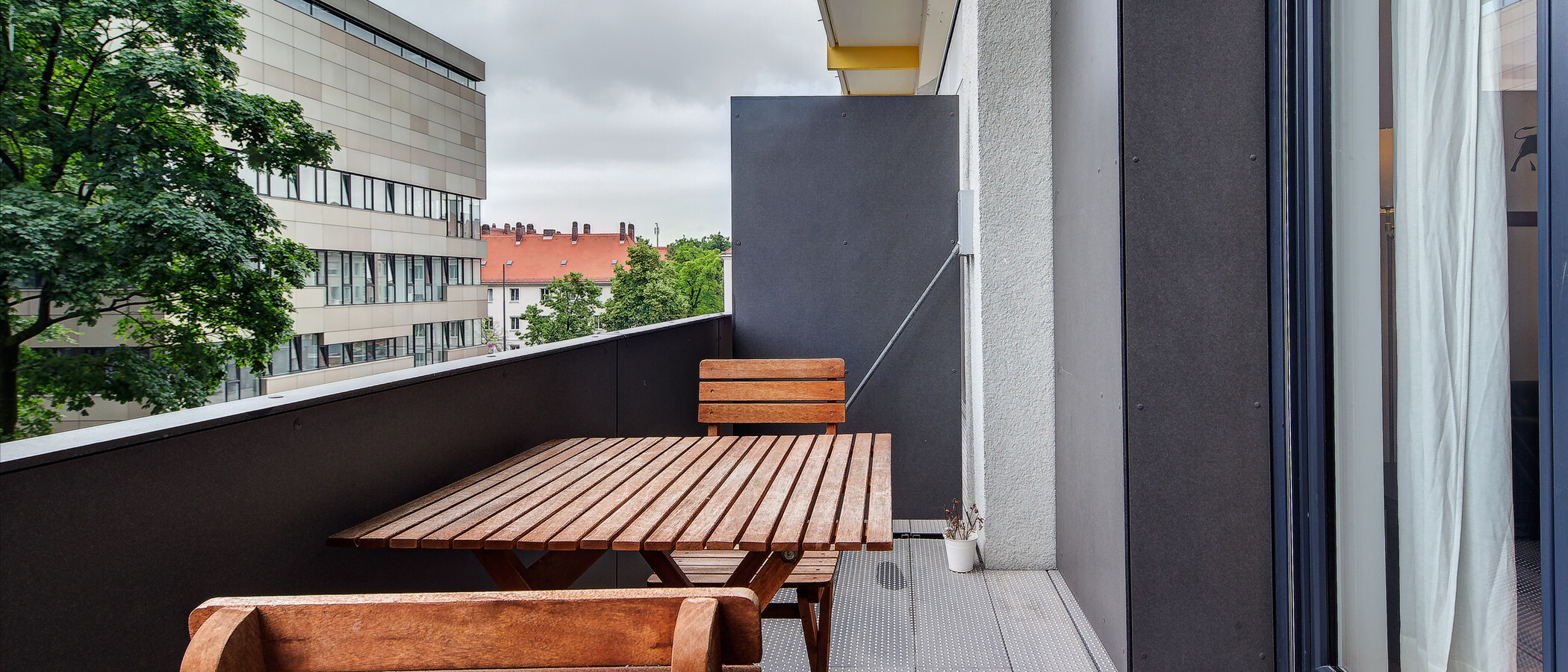 квартира München Schwabing (rechts der Leopoldstraße) 03 балкон 5170