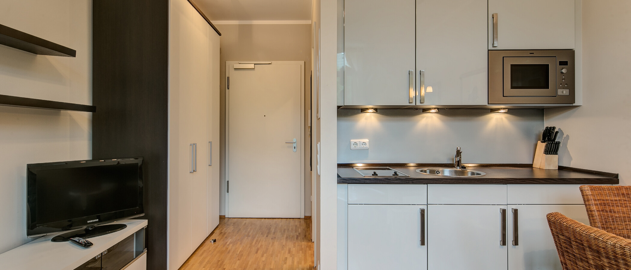 квартира München Schwabing (rechts der Leopoldstraße) 04 гостиная 5202
