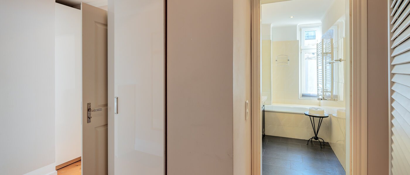 квартира München Neuhausen 02 коридор 5216