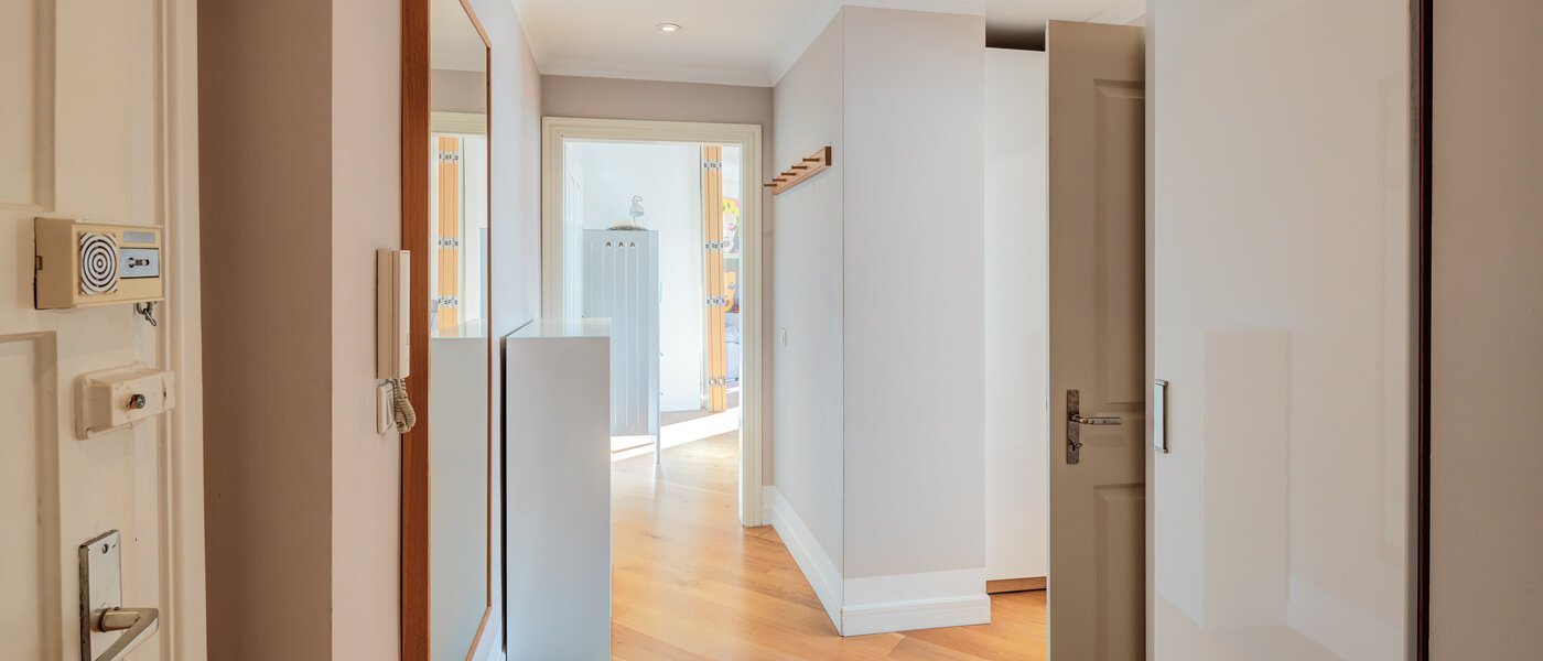 квартира München Neuhausen 03 коридор 5216