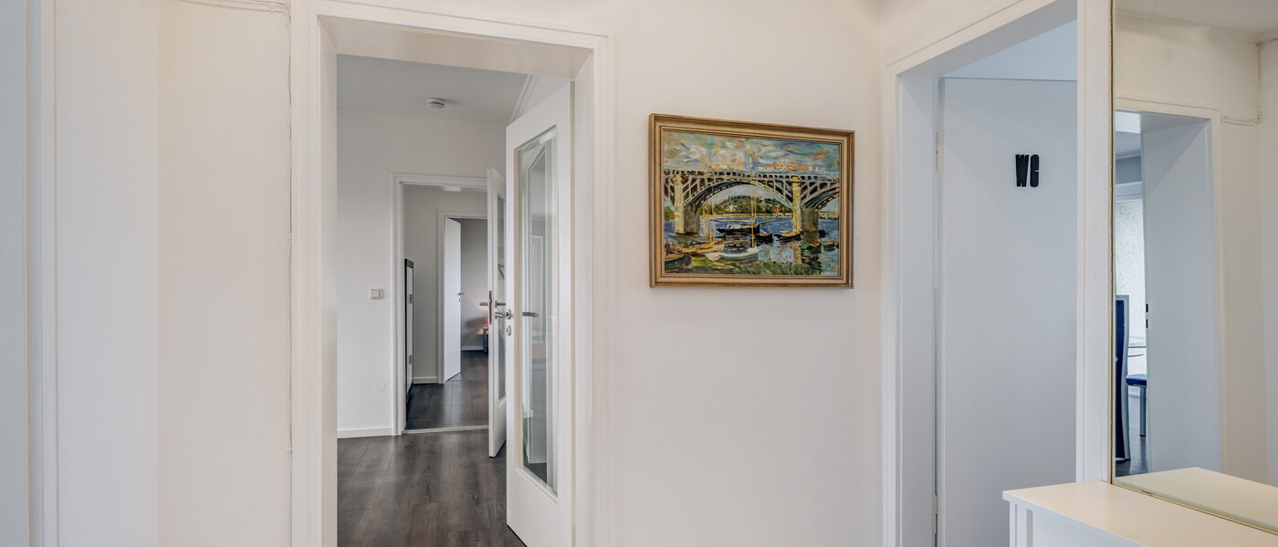 квартира München Bogenhausen 02 коридор 53