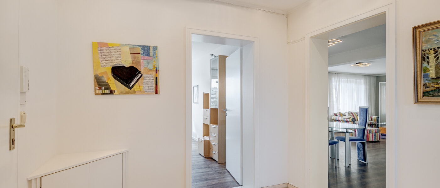 квартира München Bogenhausen 03 коридор 53