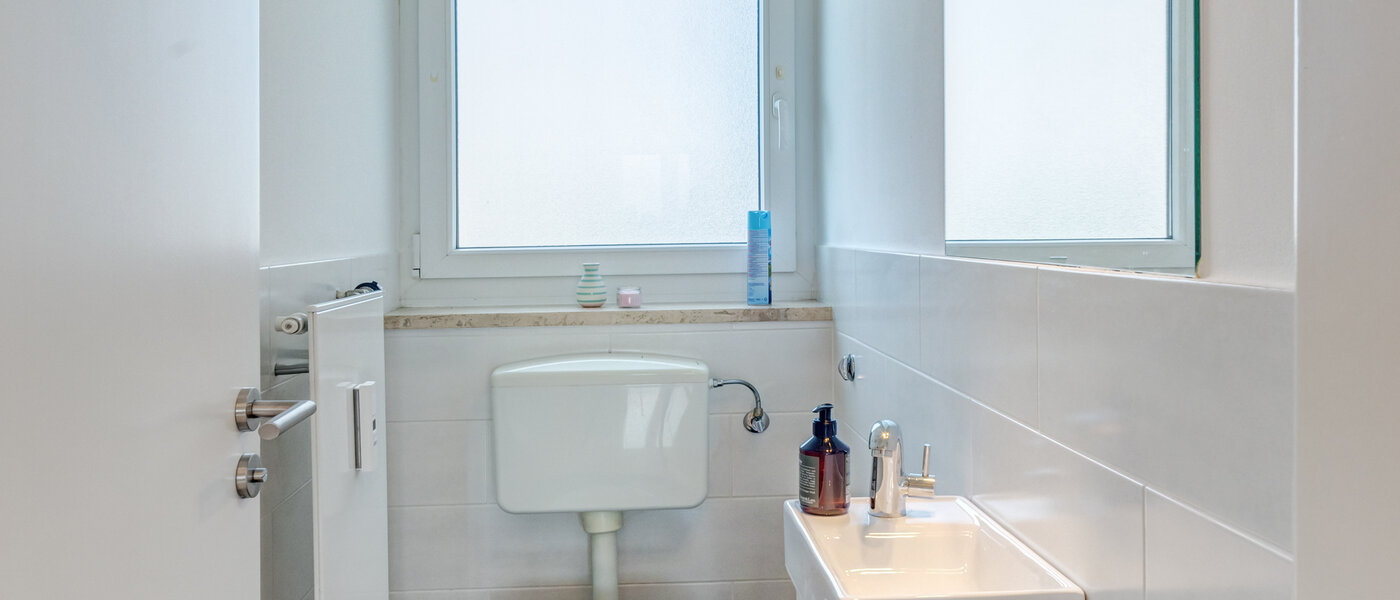 квартира München Bogenhausen 01 гостевой туалет 53