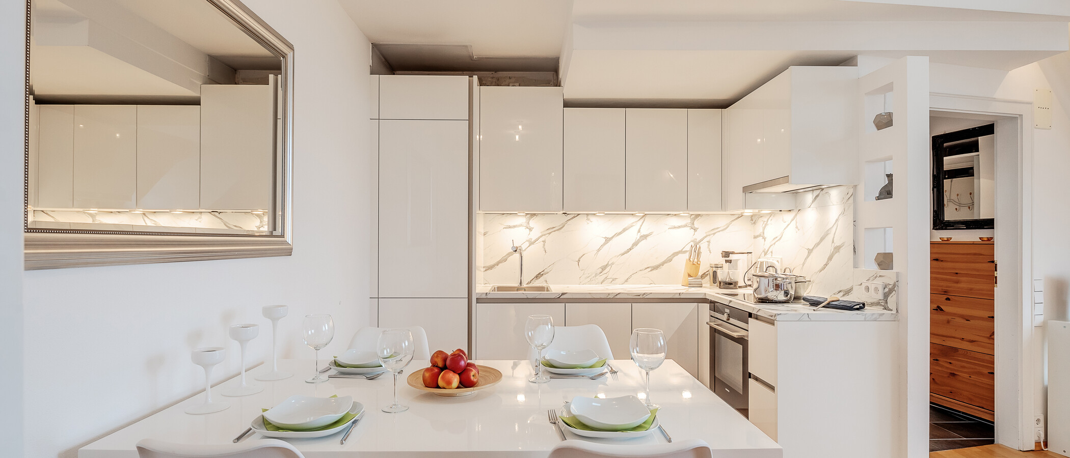 квартира-галерея München Westend 02 кухня 5354