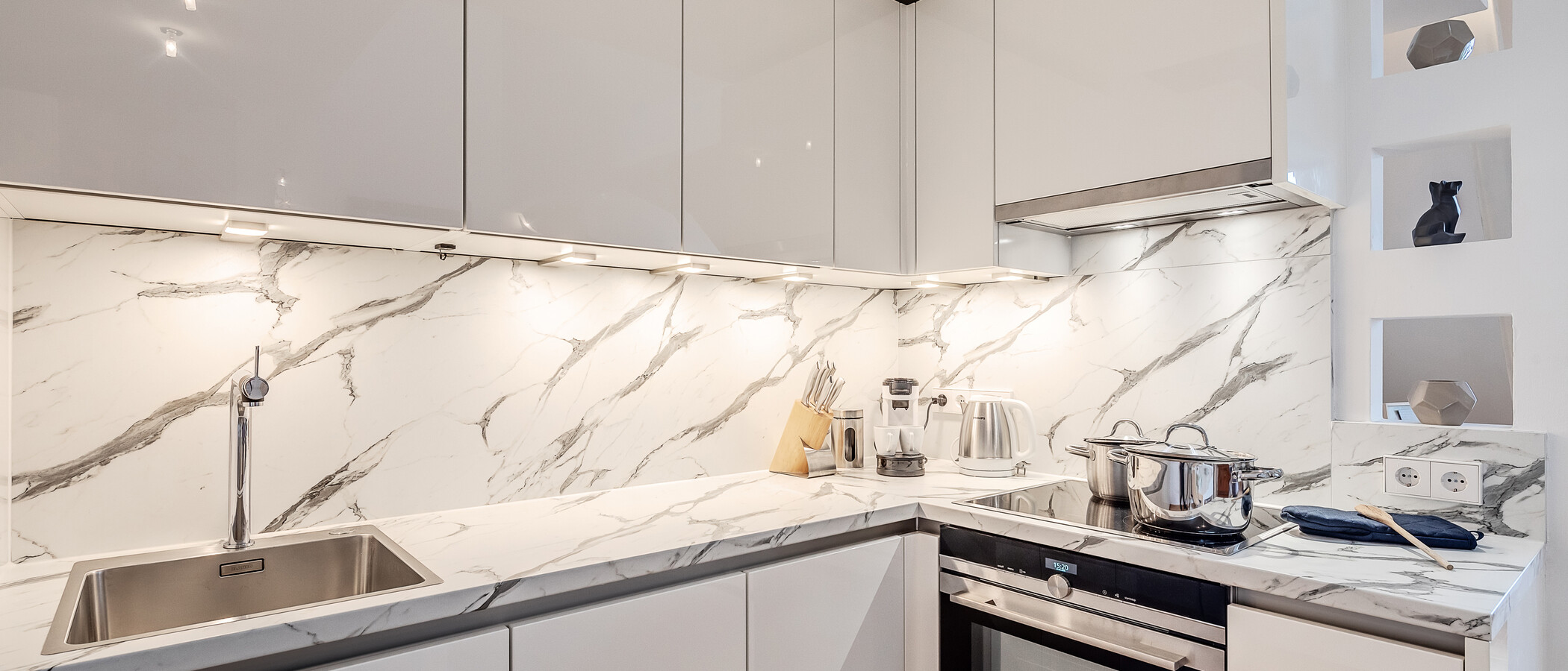 квартира-галерея München Westend 03 кухня 5354
