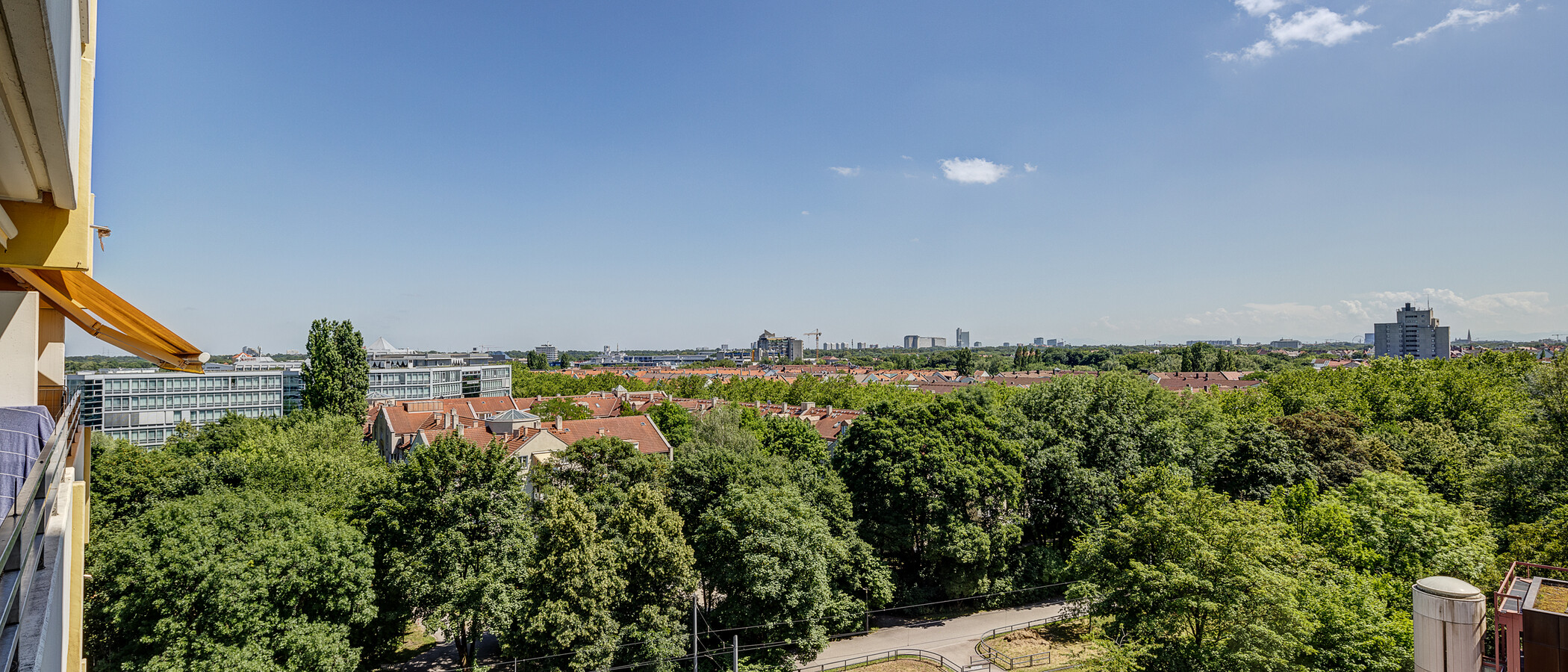 квартира München Schwabing (rechts der Leopoldstraße) 02 вид из окна 5389
