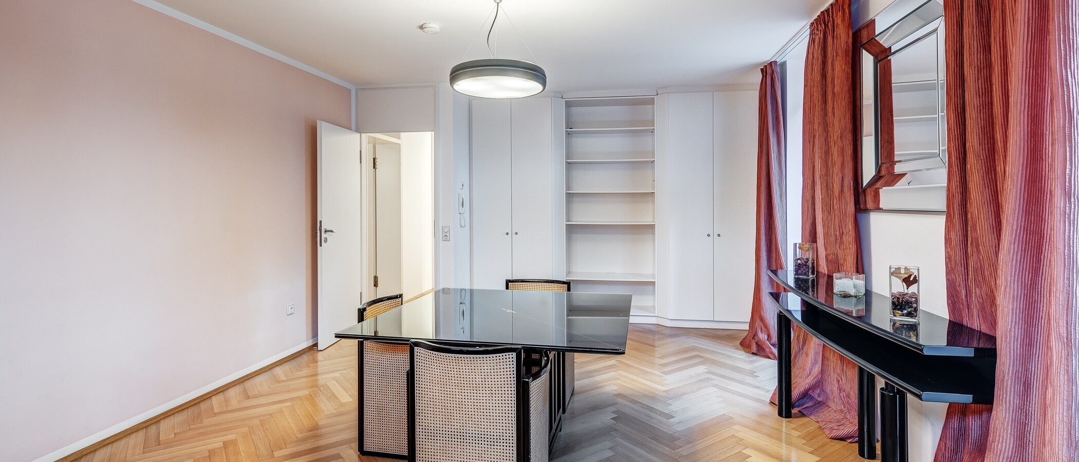 Особняк München Obermenzing 02 общее помещение 5436