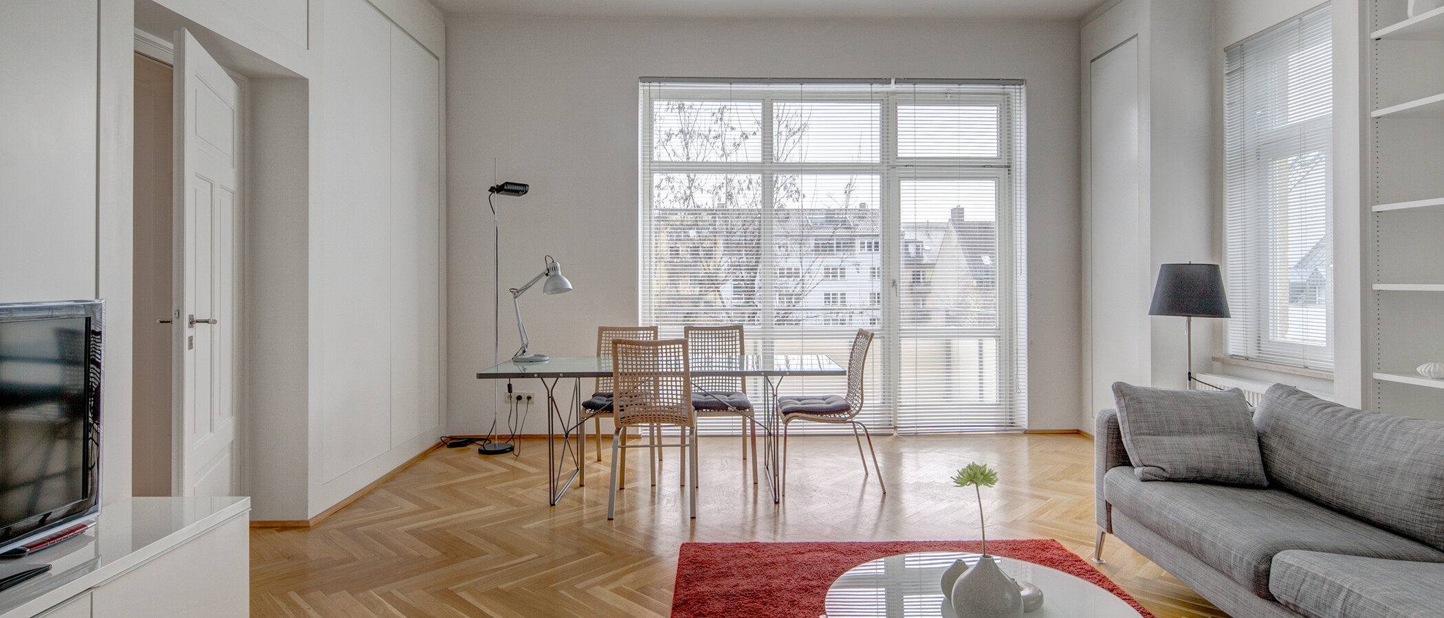 квартира München Schwabing (links der Leopoldstraße) 02 гостиная 556