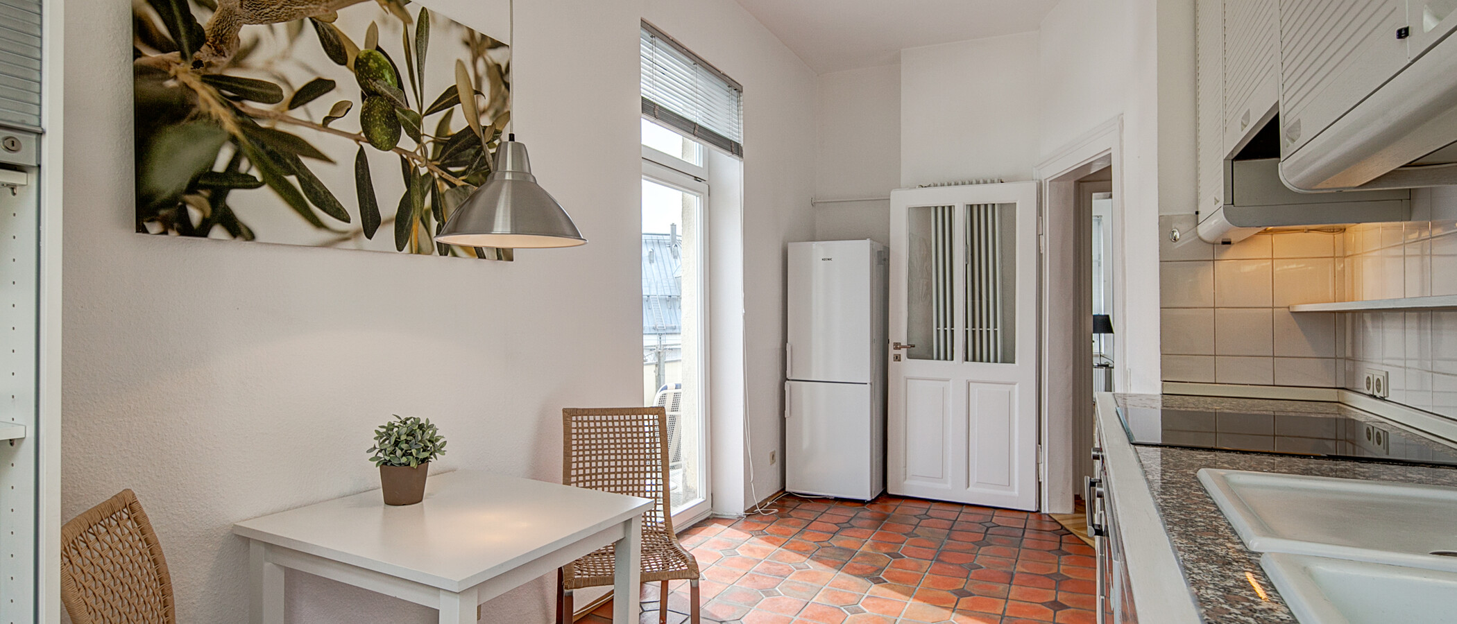 квартира München Schwabing (links der Leopoldstraße) 02 кухня 556