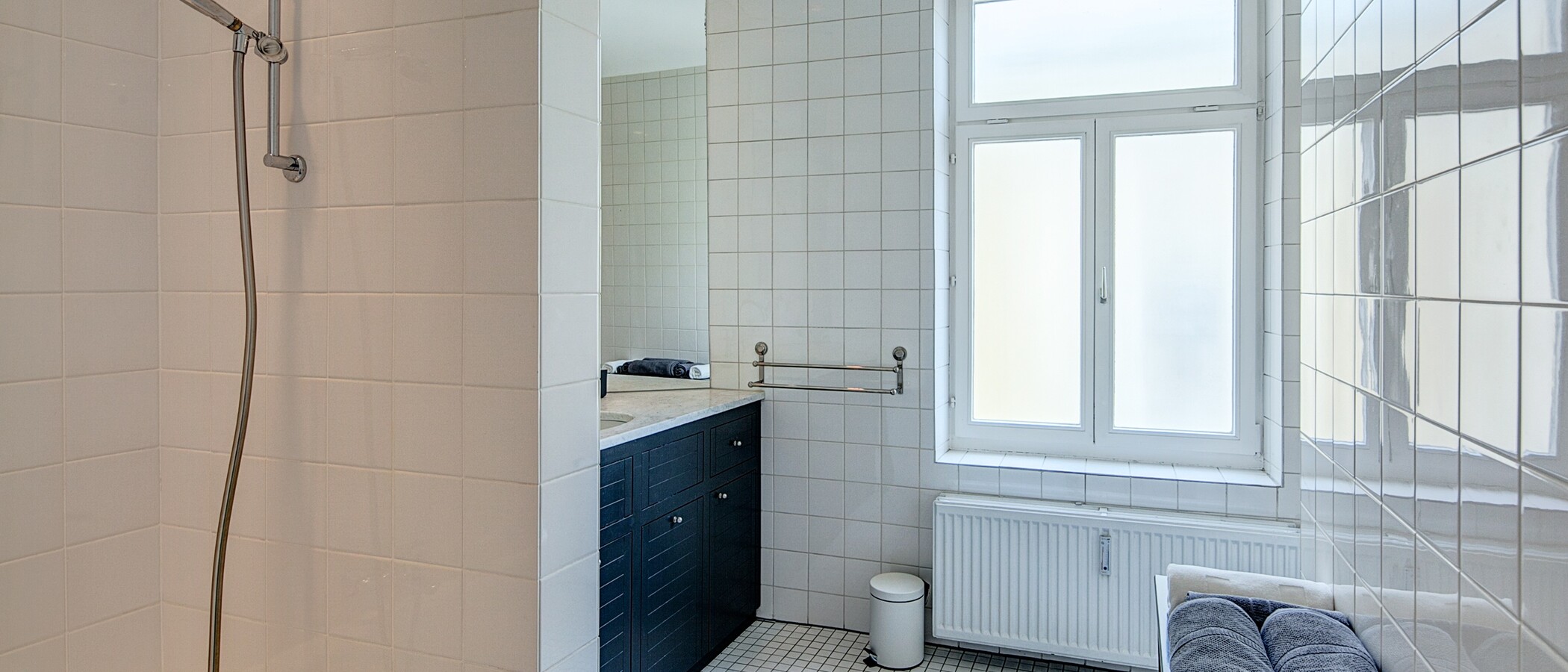 квартира München Schwabing (links der Leopoldstraße) 05 ванная комната 556