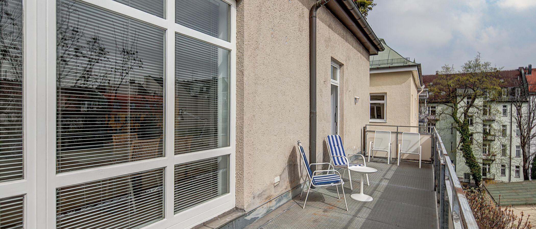 квартира München Schwabing (links der Leopoldstraße) 03 терраса 556