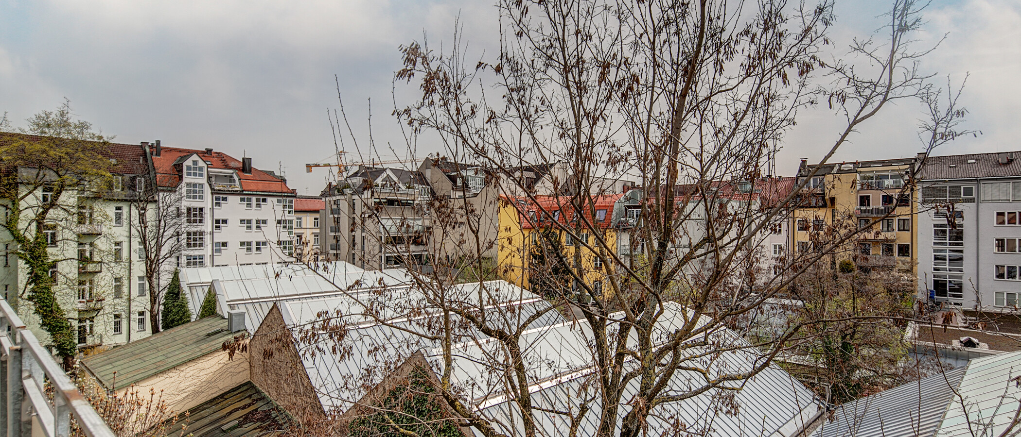 квартира München Schwabing (links der Leopoldstraße) 01 вид из окна 556
