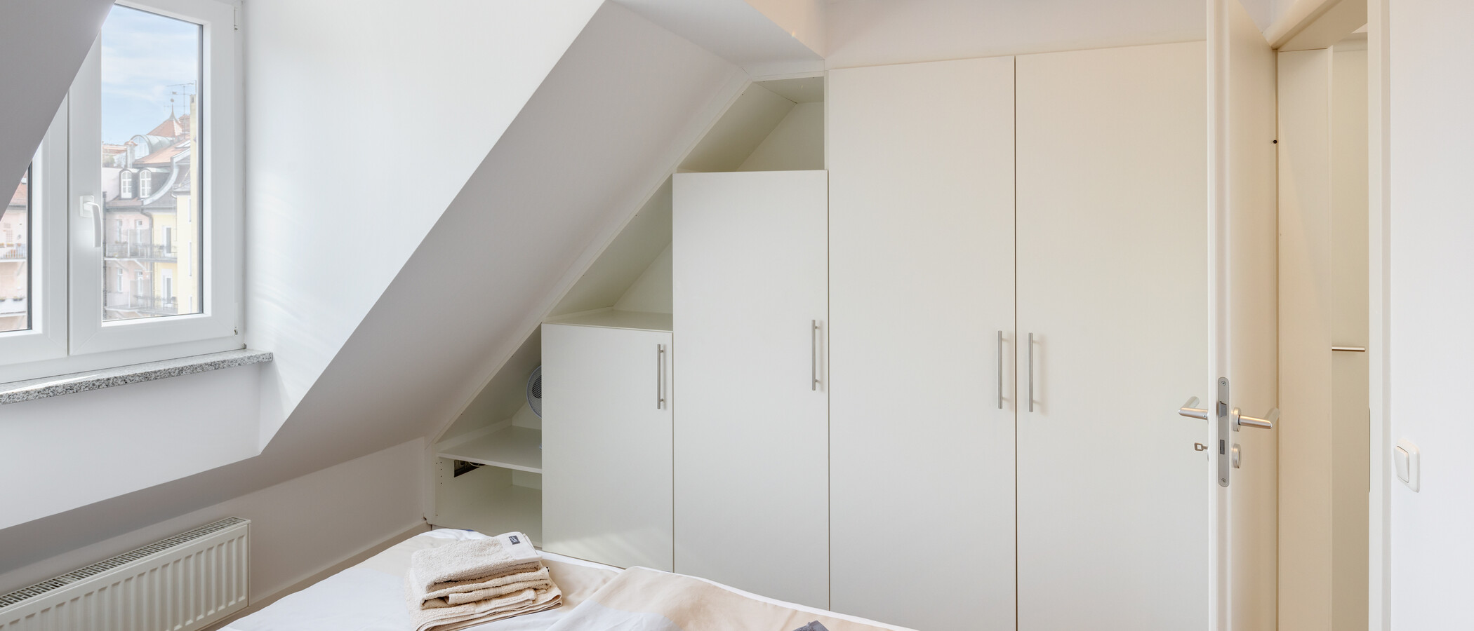 мансардная квартира München Schwabing 02 спальная комната 5576
