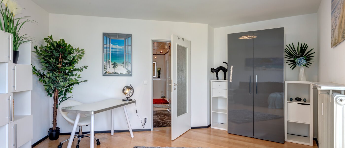 квартира München Schwabing-West 04 бюро / гостиная 5654